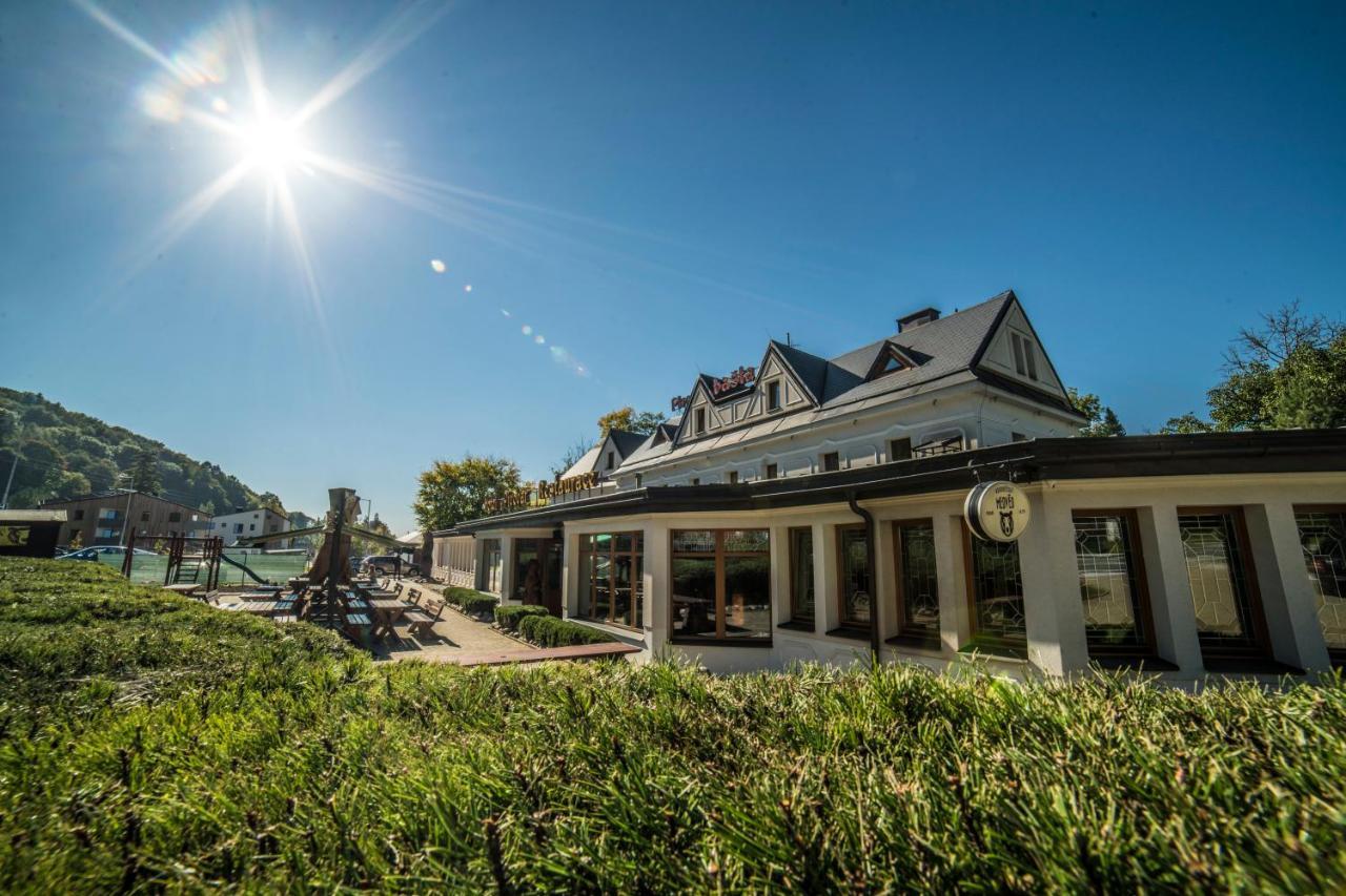 Hotel Pivovarska Basta Vrchlabi Bagian luar foto