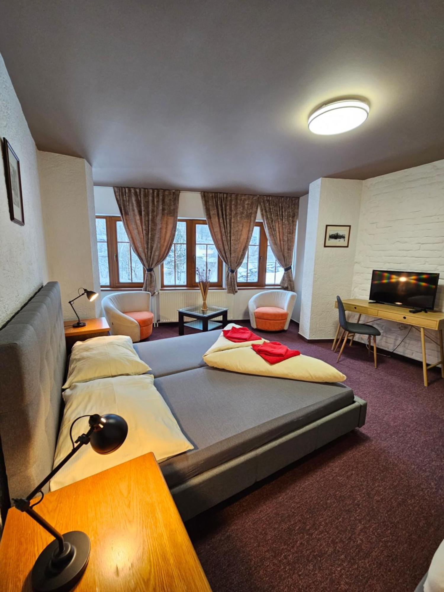 Hotel Pivovarska Basta Vrchlabi Bagian luar foto